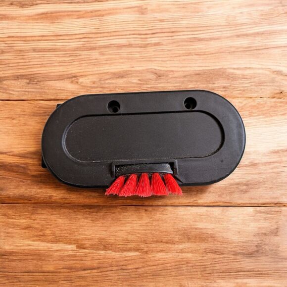 Bissell 94Y2 Carpet Steamer 11-0067-069  Right Side End Cap Brush Edger Black - Picture 1 of 4